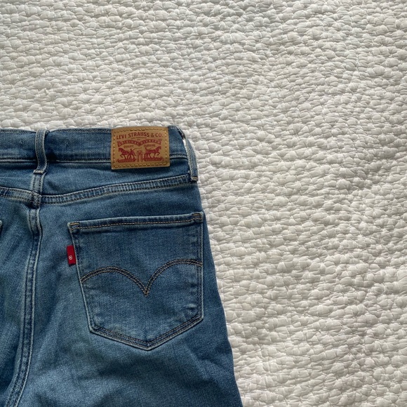Levi’s 724 Darkwash Jeans - Picture 2 of 3